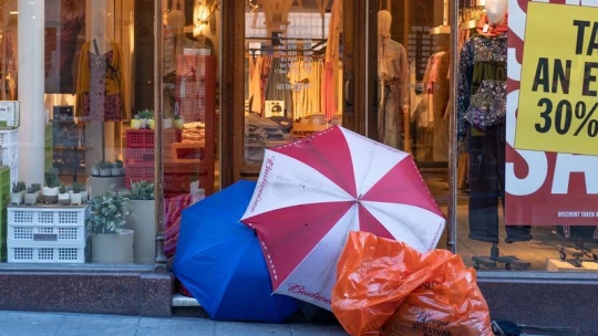 Webshopok: zárva kell-e tartani az átvevőpontoknak a bezárkózás alatt?