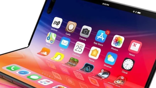 Nagyot újít az Apple: jön a hajtogatható iPhone?
