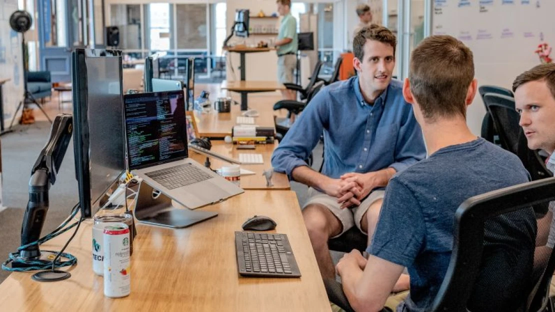 Az működik, ha a komoly hülyéskedik, de az nem, ha a hülye komolykodik