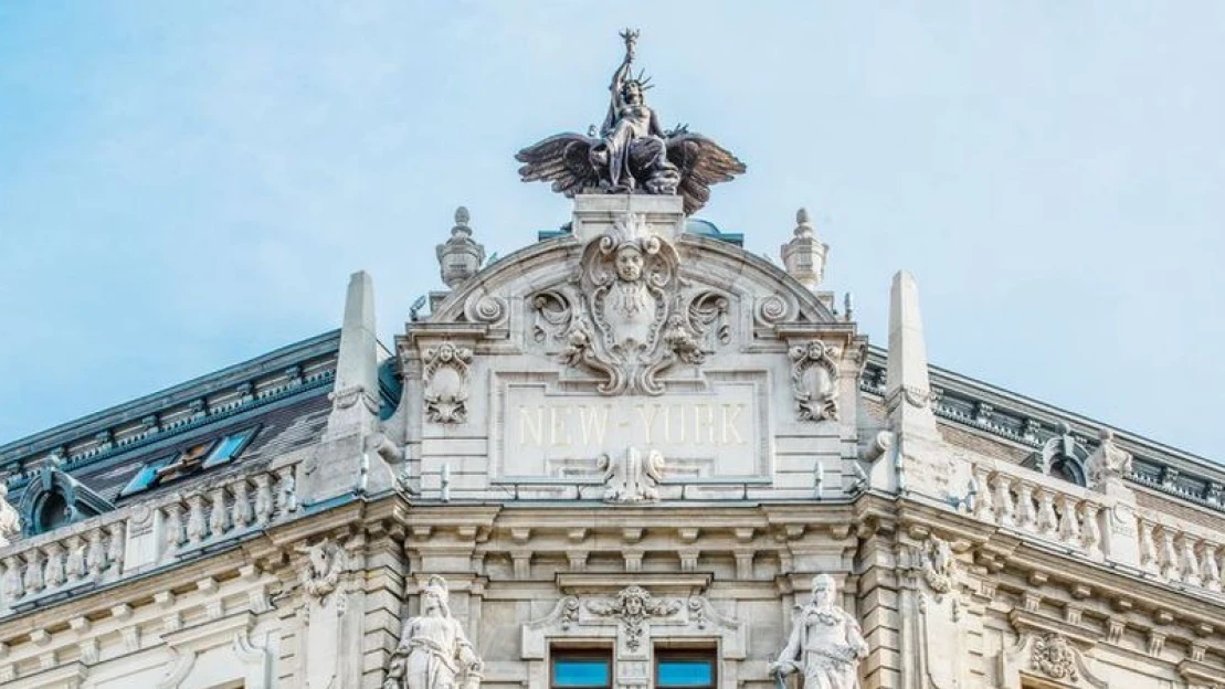 Eladták a budapesti New York Palotát