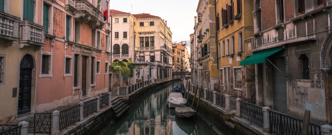 Napi turistadíjat vezetne be Velence, ennyit kérhetnek a látogatásért