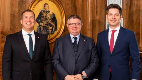 Országos tévécsatornát vett Szlovéniában (is) a Takarékbank vezére