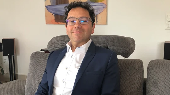 Akkora a WHO költségvetése, mint egy svájci kórháznak – interjú Holló Imrével, a WHO stratégiai tervezésért felelős igazgatójával