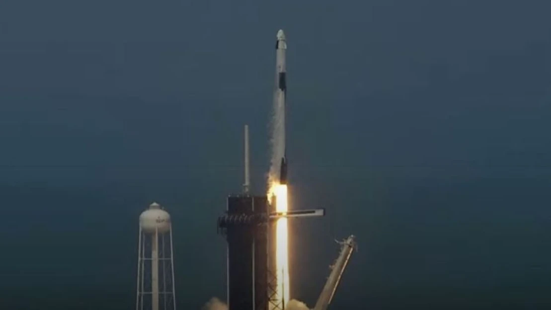 Látványos videón a SpaceX rakétájának első sikeres landolása