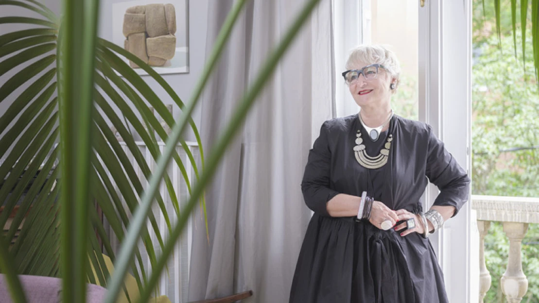 Látható akar lenni