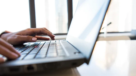 Kéthetes, ingyenes képzés indul az IT-karrierben gondolkodóknak