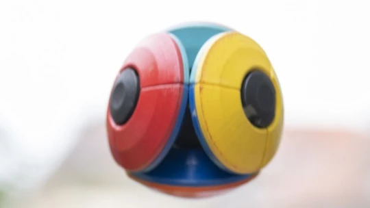 A Rubik-kocka öröksége új kütyüben él tovább: itt a kifordítható Lavosball, az Indiegogón gyűjtenek rá