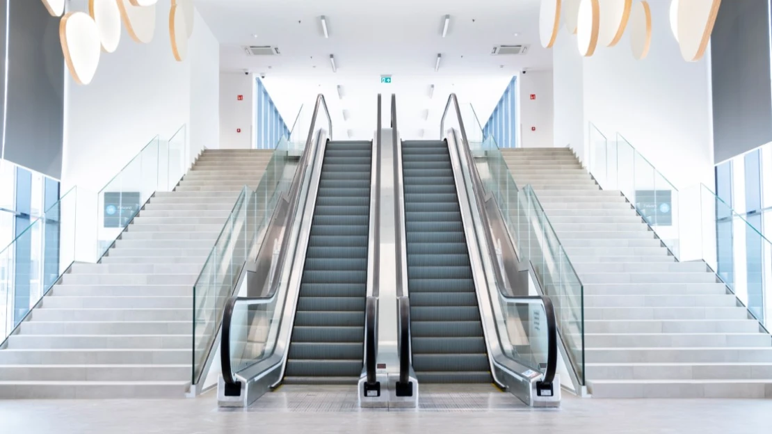 Több mint 100 millió euró repülőtérfejlesztésre