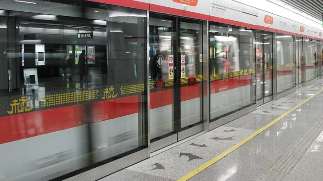 Magyar milliárdos cége szállít padlóburkolatot amerikai kórházakba és kínai metrókba