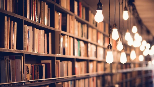 Tömegek falják, de kinek segítenek valójában az önsegítő könyvek?