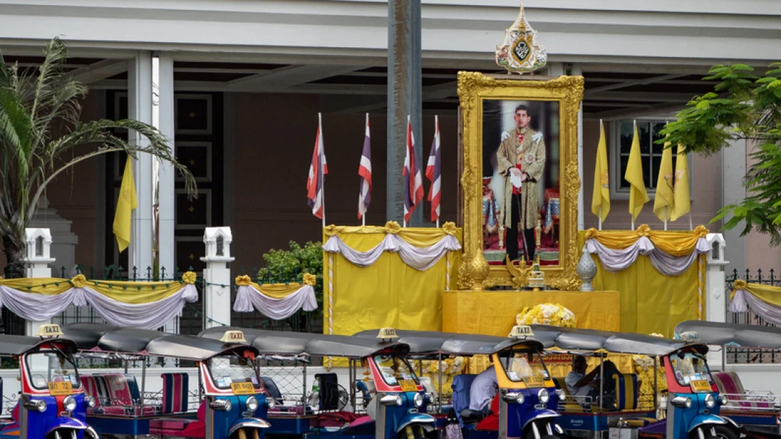 Törölte a királykritikus csoportot a Facebook, most perre menne Thaiföld ellen