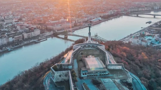 Szárnyal a turizmus, dőlnek a rekordok