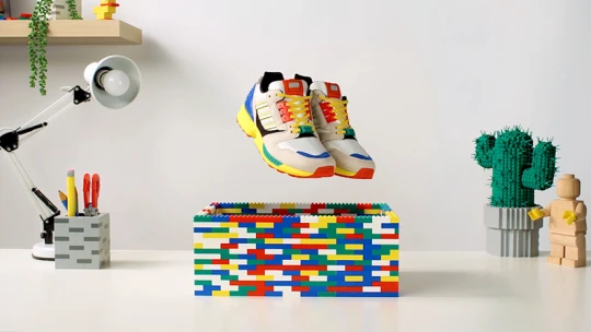 Legóból készült az Adidas új sportcipője
