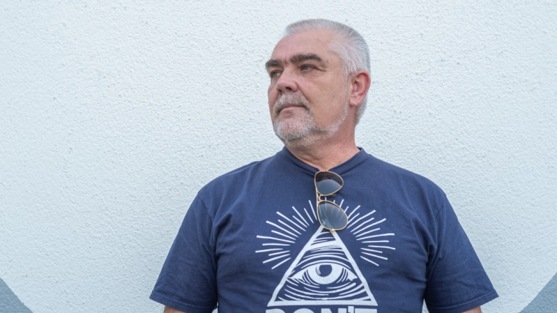 Nem ismertem olyan konteóst az elmúlt tíz évben, aki rájött volna, hogy amit gondolt, hülyeség – interjú a Konteó-könyvek szerzőjével