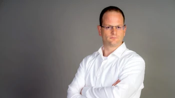 Az egyik leggazdagabb magyar támogatja a Tisza vagyonadóját, de kockázatokat is lát benne