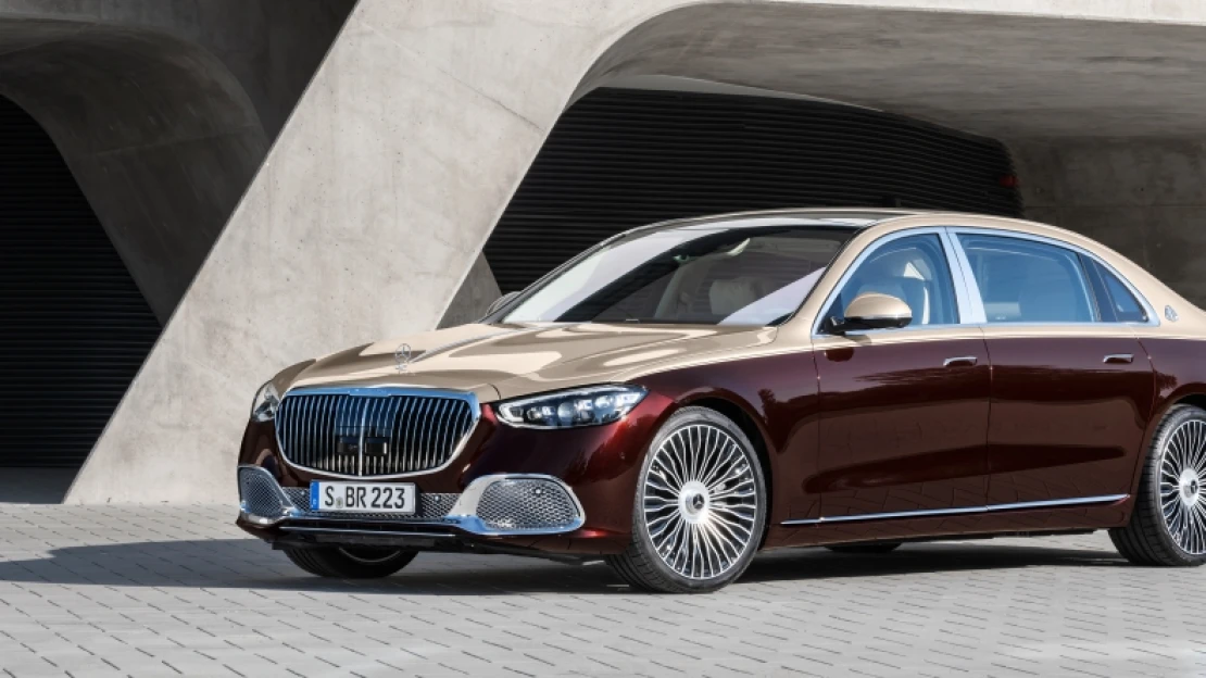  Kínában csak úgy kapkodják a Daimler 50 milliós (vádlimasszírózós) luxusautóját