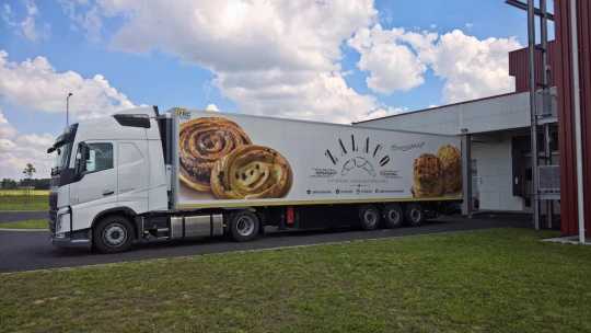 Akvizíciók és tőzsdére lépés