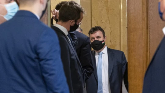 Június végéig még biztosan érvényben marad a Palkovics-kontroll