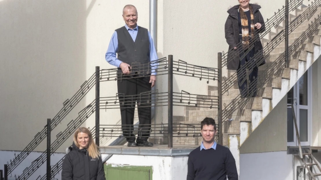 Örök élet, homoktövis, avantgárd