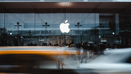 Történelmi csúcsot ért el az Apple értéke