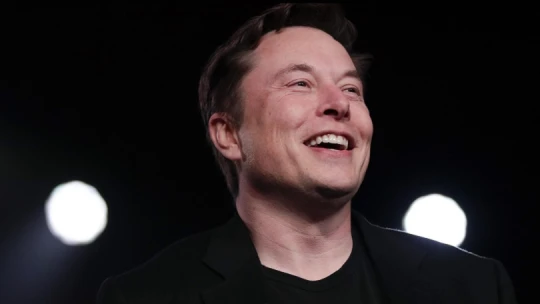Hivatalos: Elon Musk küldi a következő embert a Holdra