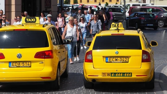 Szárnyaltak a taxisok, aztán jött 2020