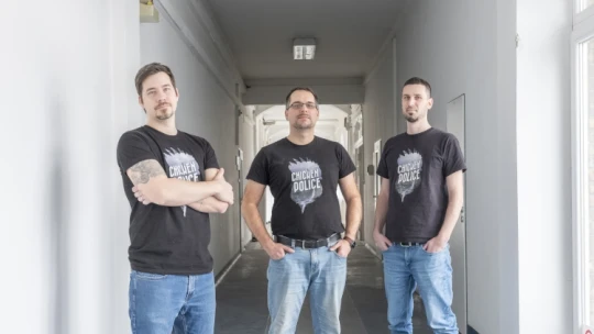 Vad úriemberek nyomozó kakasok szárnyán