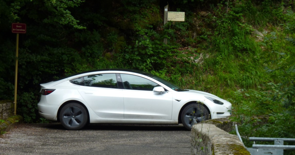 Kockázatot vállal a Tesla a legújabb áremelésével