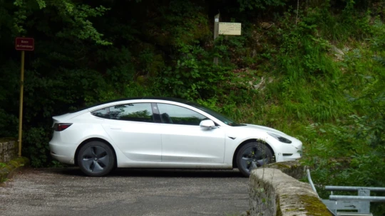 Kockázatot vállal a Tesla a legújabb áremelésével