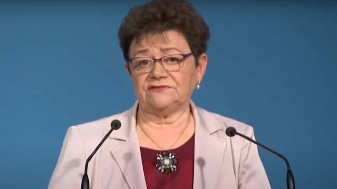 Itt a harmadik hullám, este újabb adag vakcina érkezik