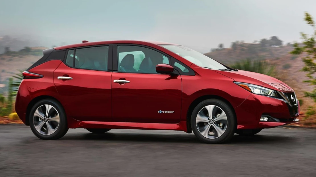 A leépítések mellett a vezérigazgató fizetését is megfelezte a Nissan