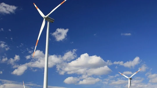 Szélenergia: megháromszorozná a teljesítményt a kormány, de a függőséget mégsem csökkenti?