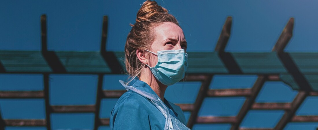 Virológus: A beoltottaknak is ajánlott maszkot viselni