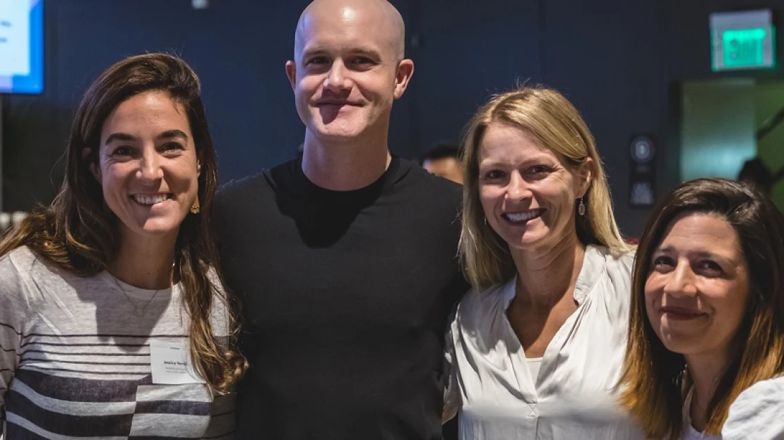 Óriási mérföldkő: már a rajt előtt a kétszeresét éri a pénztermelő Coinbase