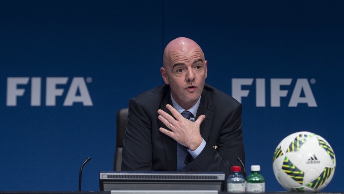 Válságtanácskozást tart Infantino a FIFA vezetőivel, elsöpörheti az elnököt a világbajnokság kiárusításának terve