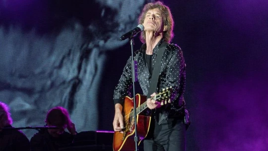 Mészáros Lőrincnek csaknem négyszer akkora vagyona van, mint Mick Jaggernek, de Elton Johnt is veri