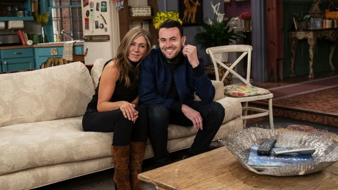 Az első képek a Jóbarátok visszatérésről – Central Perk, hálaadási pulyka, Cindy Crawford