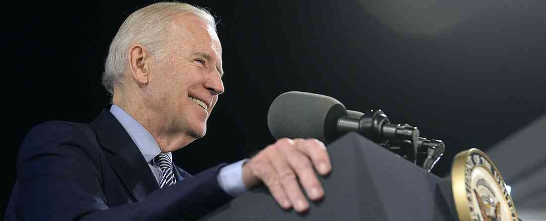 Biden 100 millió amerikainak teszi kötelezővé az oltást