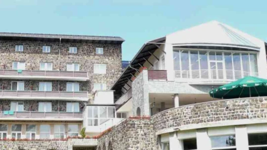 Még több pénzt akarnak a szállodákból, eladta a Grandhotel Galyát Mészáros Lőrinc