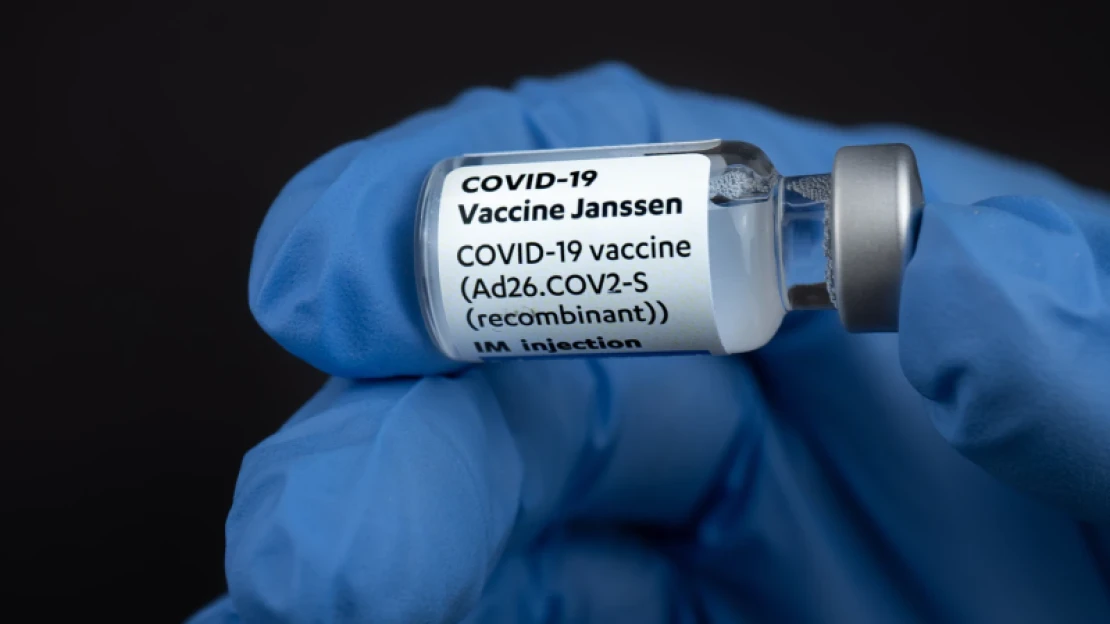 Megváltóból kispados lett a Johnson & Johnson vakcinája, a polcokon porosodik a készlet