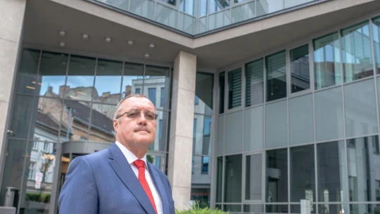 Százmilliós bírságot szabott ki és fel is jelentette a jegybank Kulcsár Tibort, a Kulcs-Soft Nyrt. alapító-elnökét