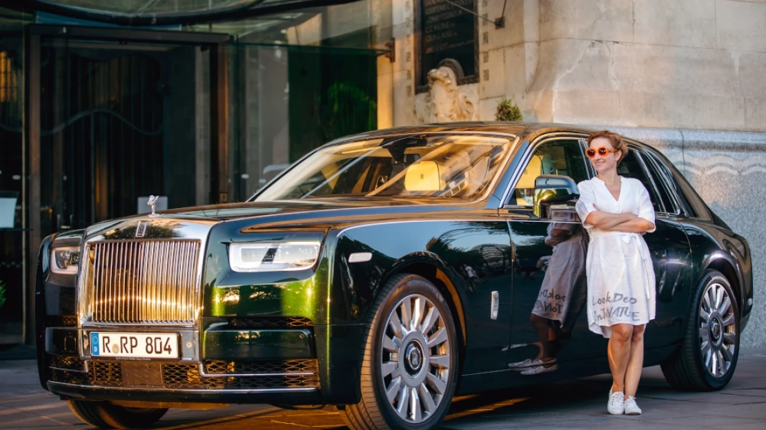 Prágából jöttem, Rolls-Royce-szal