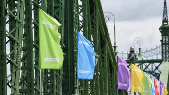 Izraeli exkatona, blockchain szakértő, adattudós cirkuszi artista – ők is jönnek a budapesti jövőfesztiválra