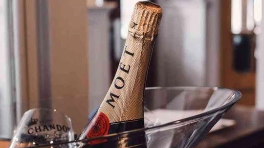 Szintet lépne az alkohol e-kereskedelemben a Campari és az LVMH luxusóriás