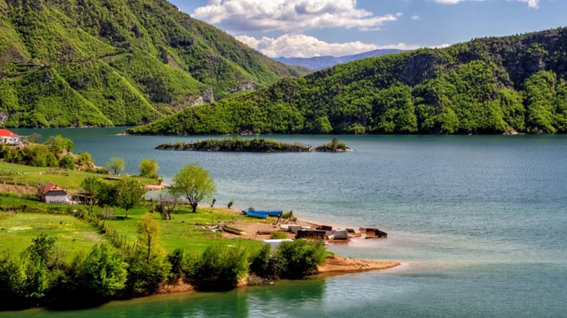 Földrengésre koronavírus: tanulságos válaszok a válságokra Albániából