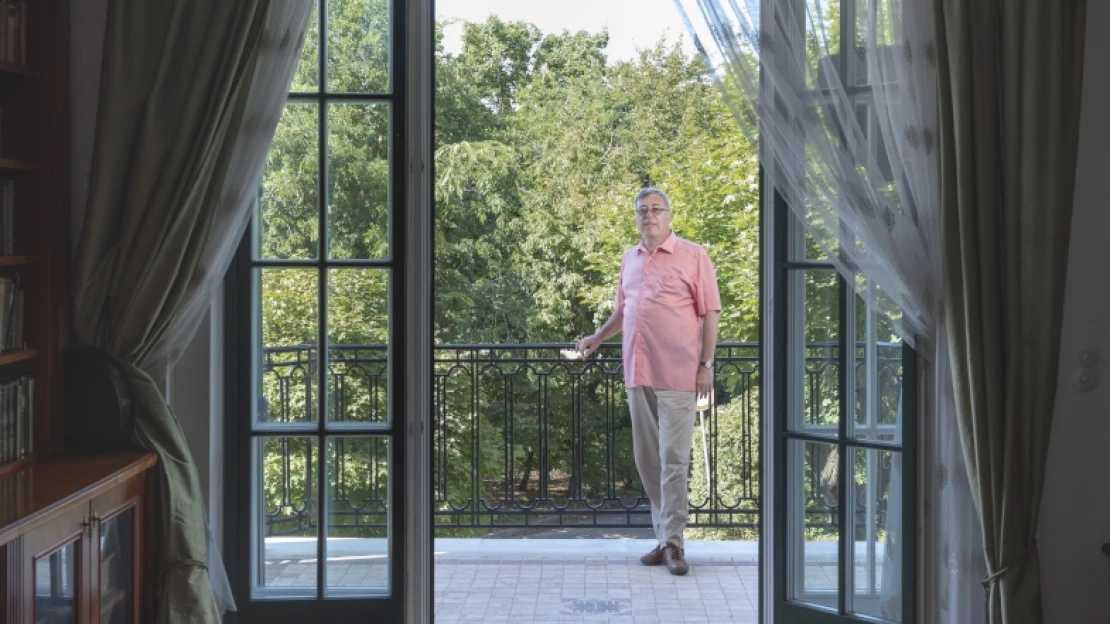 Bölcsésznek befektető, befektetőnek bölcsész
