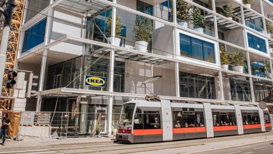 Bécsben nyílik a világ első autómentes, belvárosi IKEA-ja