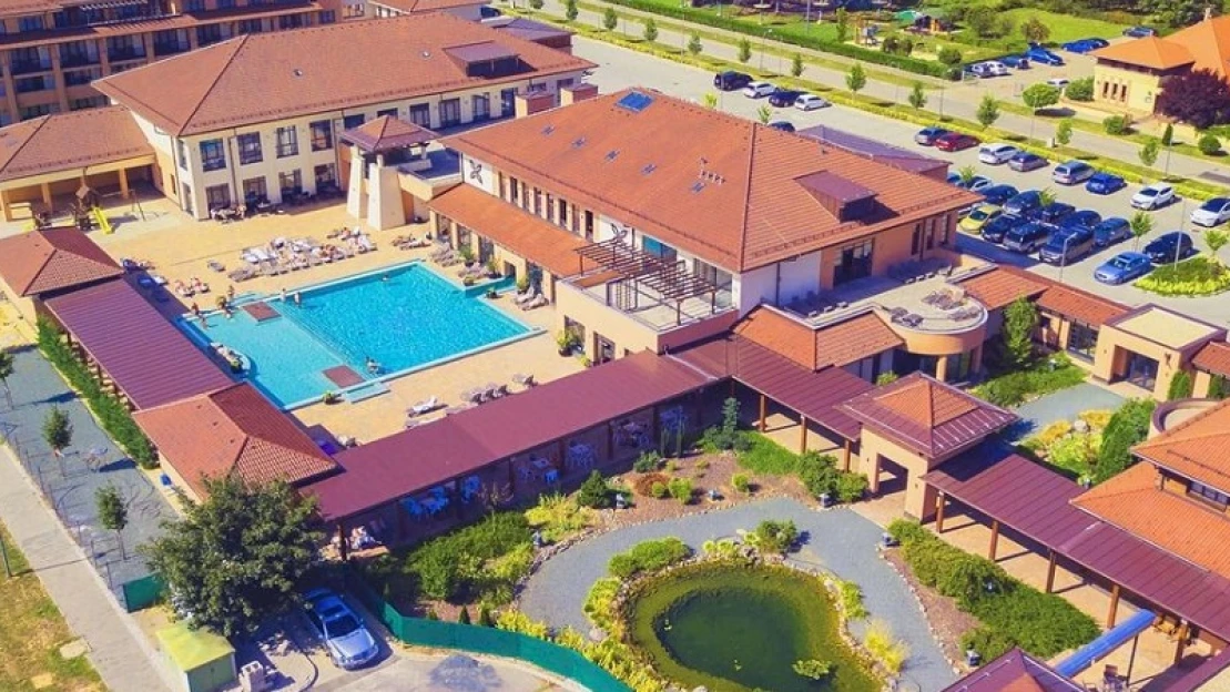 Robbant júniusban a turizmus, de távol még a járvány előtti szint
