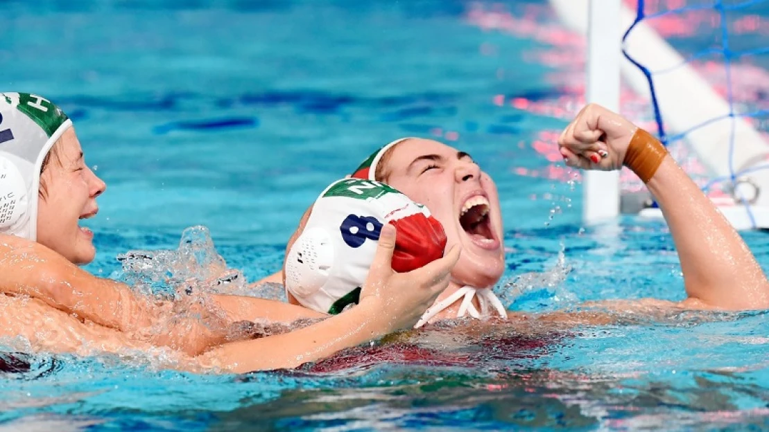 Sikeres fogadások a hazai olimpikonokra: valaki ezresből csinált egymillió forintot, mert három vízilabdameccset eltalált