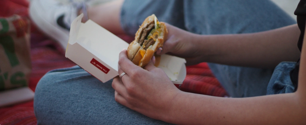 Így készülnek a McDonald’s hamburgerei – végigfotózták az üzemet
